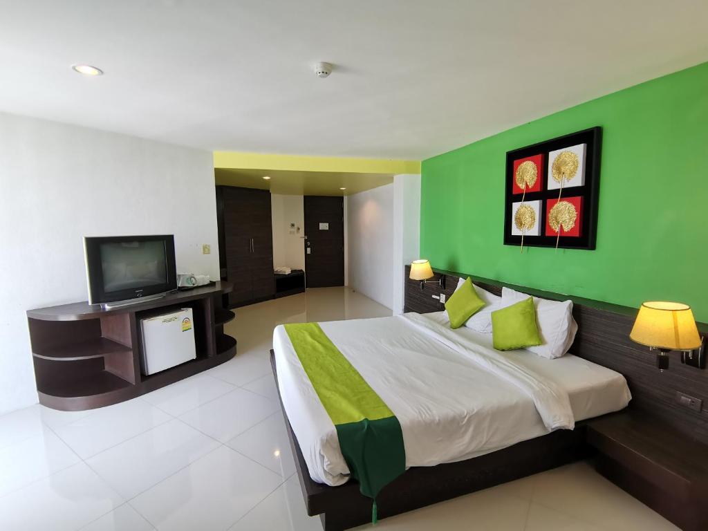 Twin Hotel Phuket Buitenkant foto