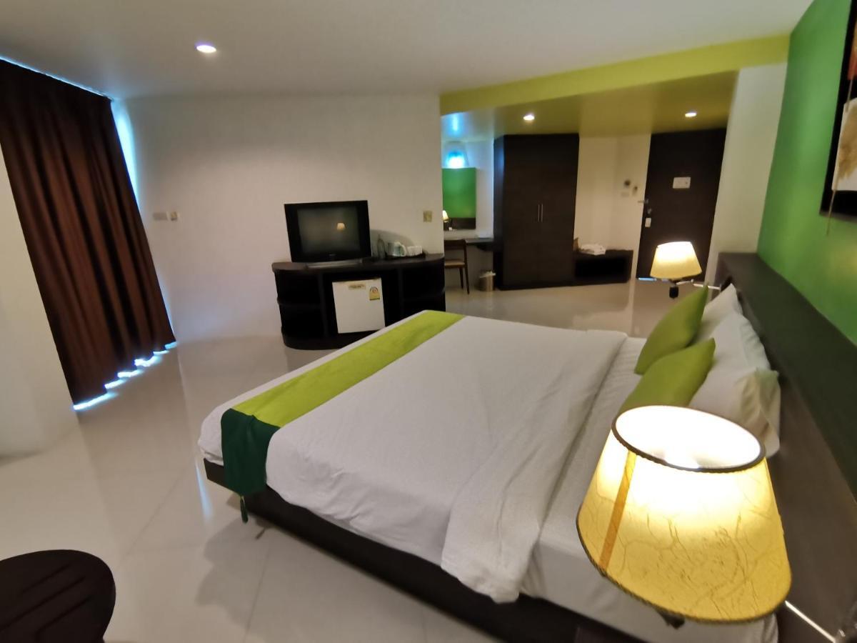 Twin Hotel Phuket Buitenkant foto