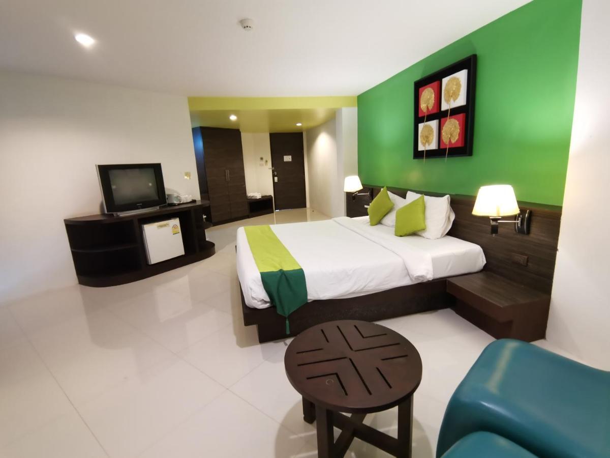 Twin Hotel Phuket Buitenkant foto